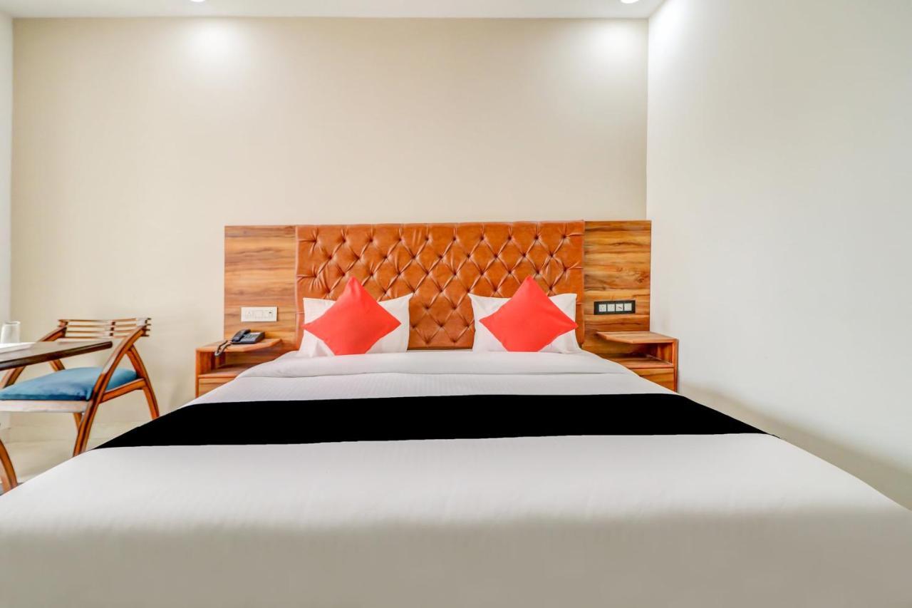 Oyo Flagship 80318 Hotel Sai Plaza Near Indira Gandhi International Airport New Delhi Ngoại thất bức ảnh