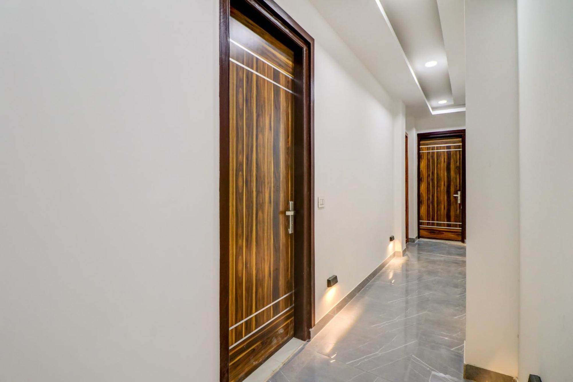 Oyo Flagship 80318 Hotel Sai Plaza Near Indira Gandhi International Airport New Delhi Ngoại thất bức ảnh