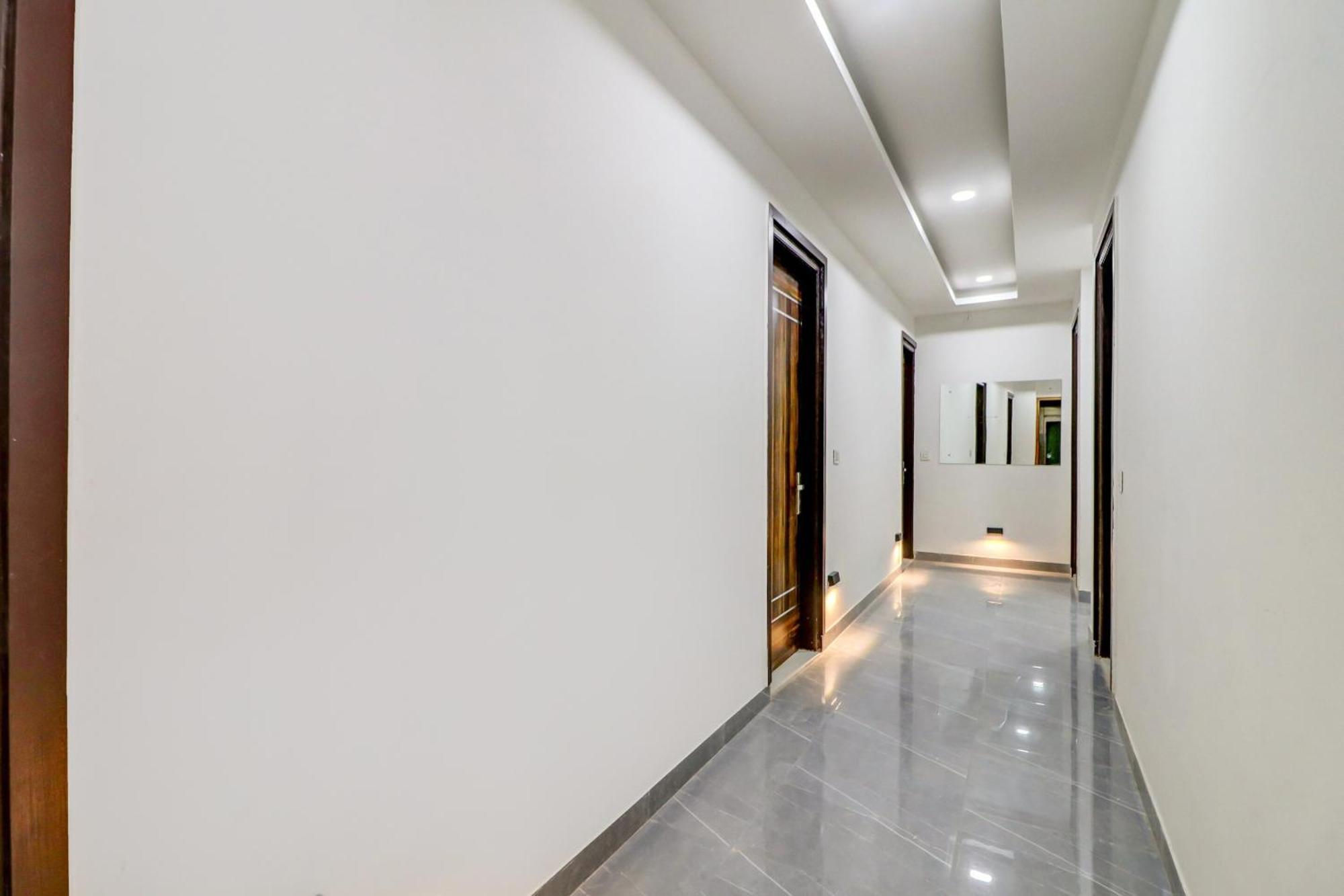 Oyo Flagship 80318 Hotel Sai Plaza Near Indira Gandhi International Airport New Delhi Ngoại thất bức ảnh