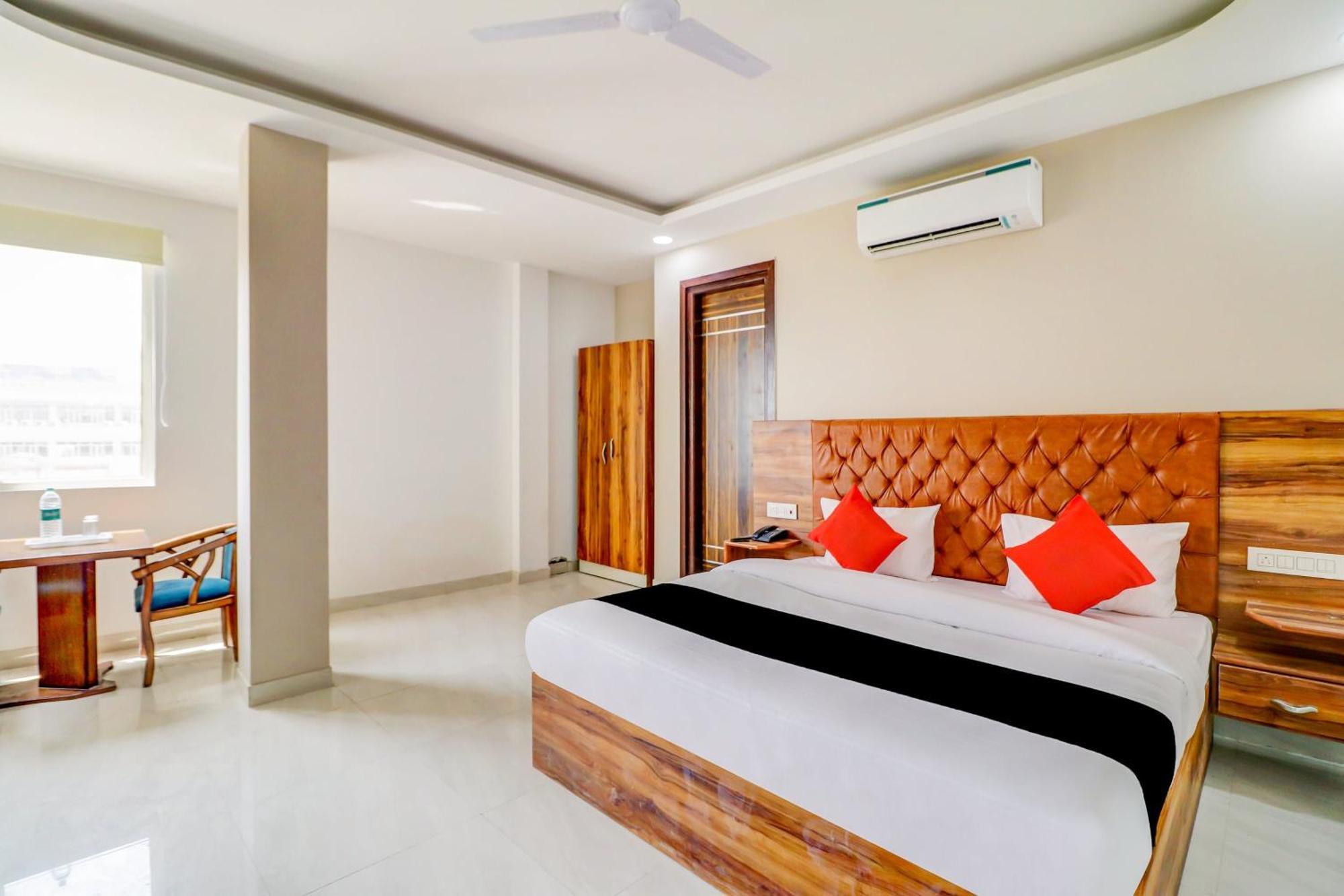 Oyo Flagship 80318 Hotel Sai Plaza Near Indira Gandhi International Airport New Delhi Ngoại thất bức ảnh