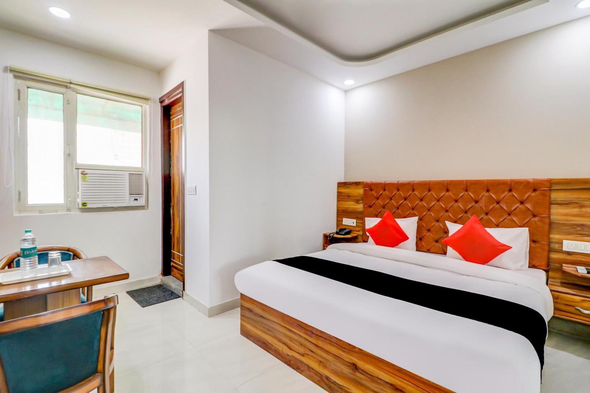Oyo Flagship 80318 Hotel Sai Plaza Near Indira Gandhi International Airport New Delhi Ngoại thất bức ảnh